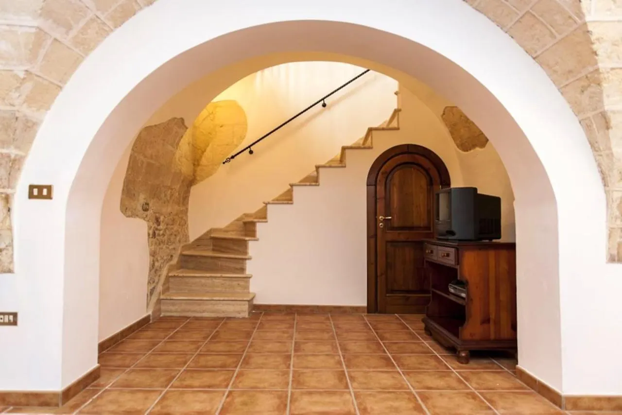 Elegant Apartment In The Heart Of Lecce 100 M² And All Comforts