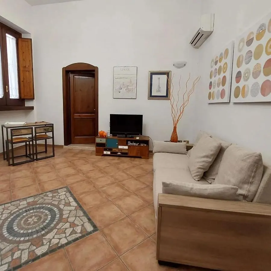 Elegant Apartment In The Heart Of Lecce 100 M² And All Comforts